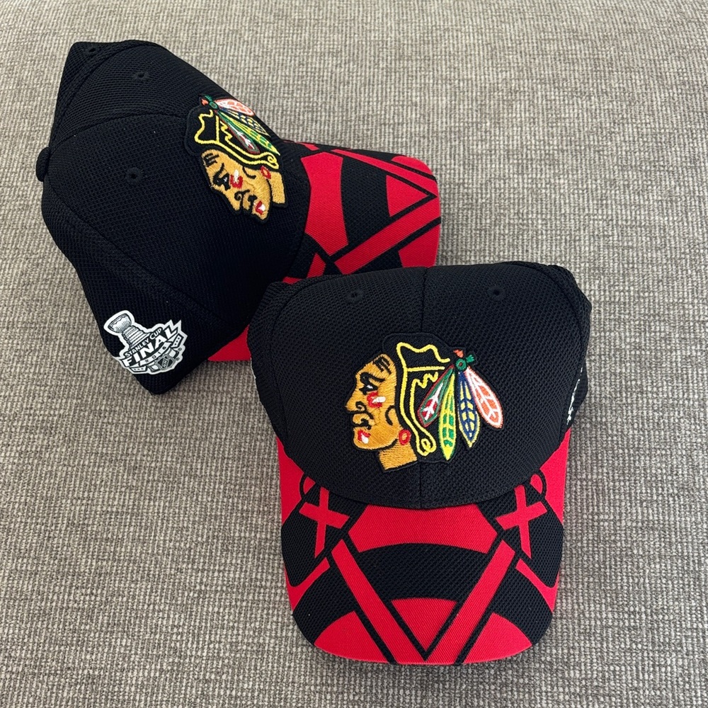 Chicago Blackhawks / Reebok Center Ice Collection with iconic Embroidered Logo